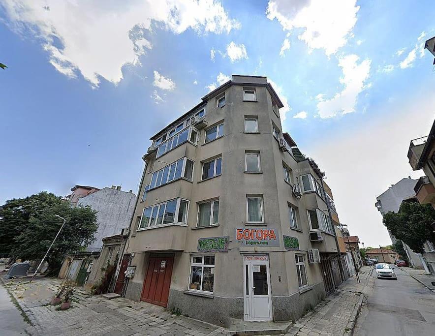Modern Bright Apartment Close To City Center And Grand Mall Varna Bagian luar foto