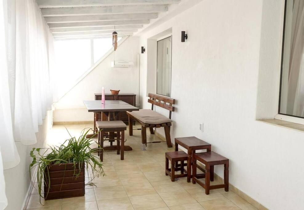 Modern Bright Apartment Close To City Center And Grand Mall Varna Bagian luar foto