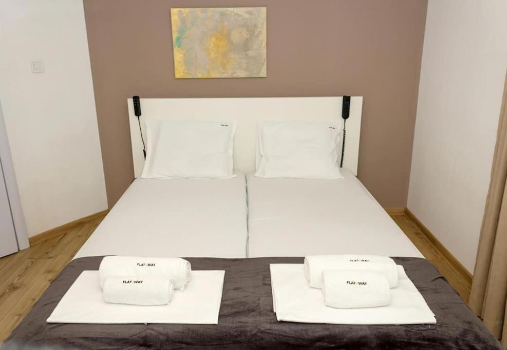 Modern Bright Apartment Close To City Center And Grand Mall Varna Bagian luar foto